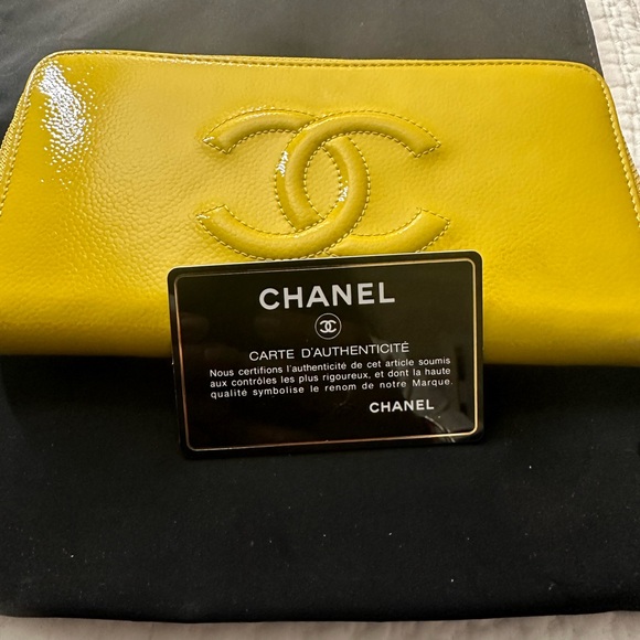 Handbags - Sold soldBeautiful mustard yellow Chanel wallet